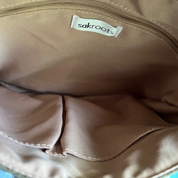 Sakroots Olive Foldover Crossbody - Picture 7 of 8